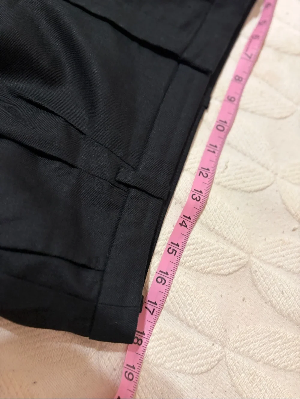 Like new size 14 women’s J Crew Black Tailored Pleated linen blend Shorts.
